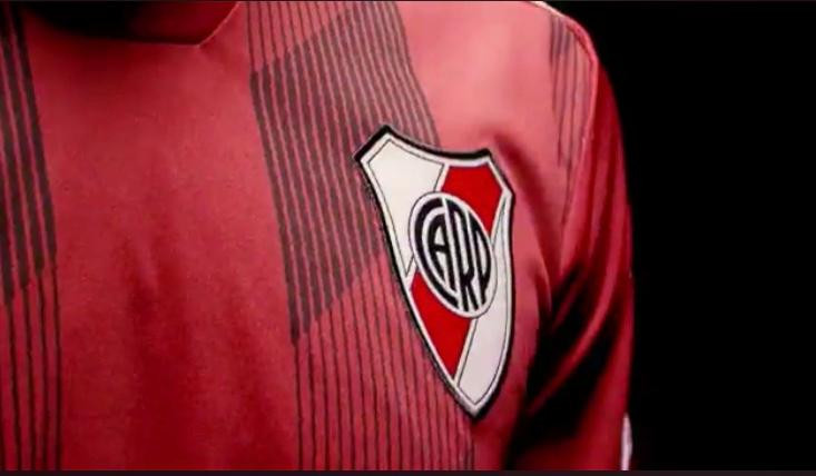 river plate maglia torino.jpg