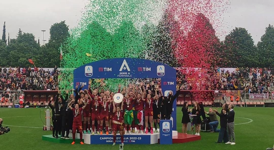 roma-femminile-festa-scudetto-gdm.jpeg