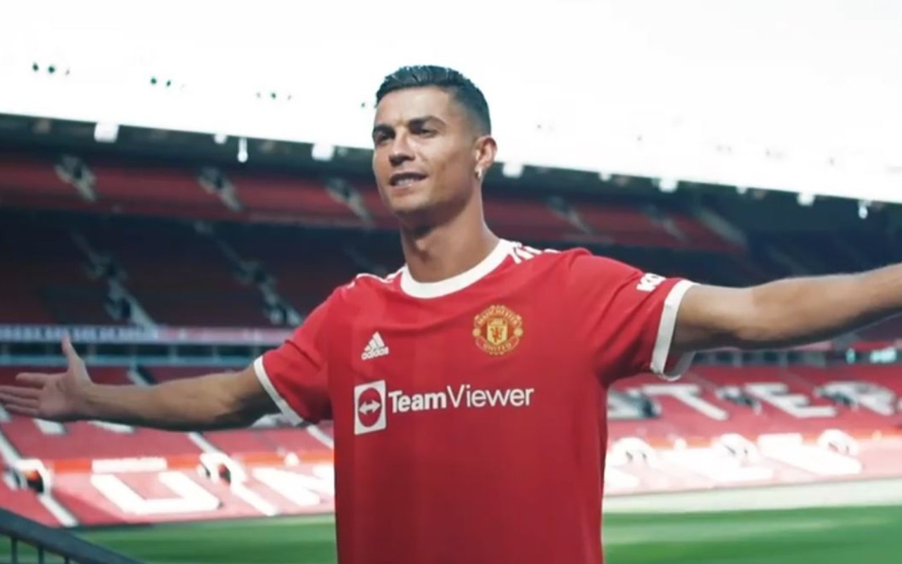 ronaldo2_manchester_united_screen_gpo.jpg