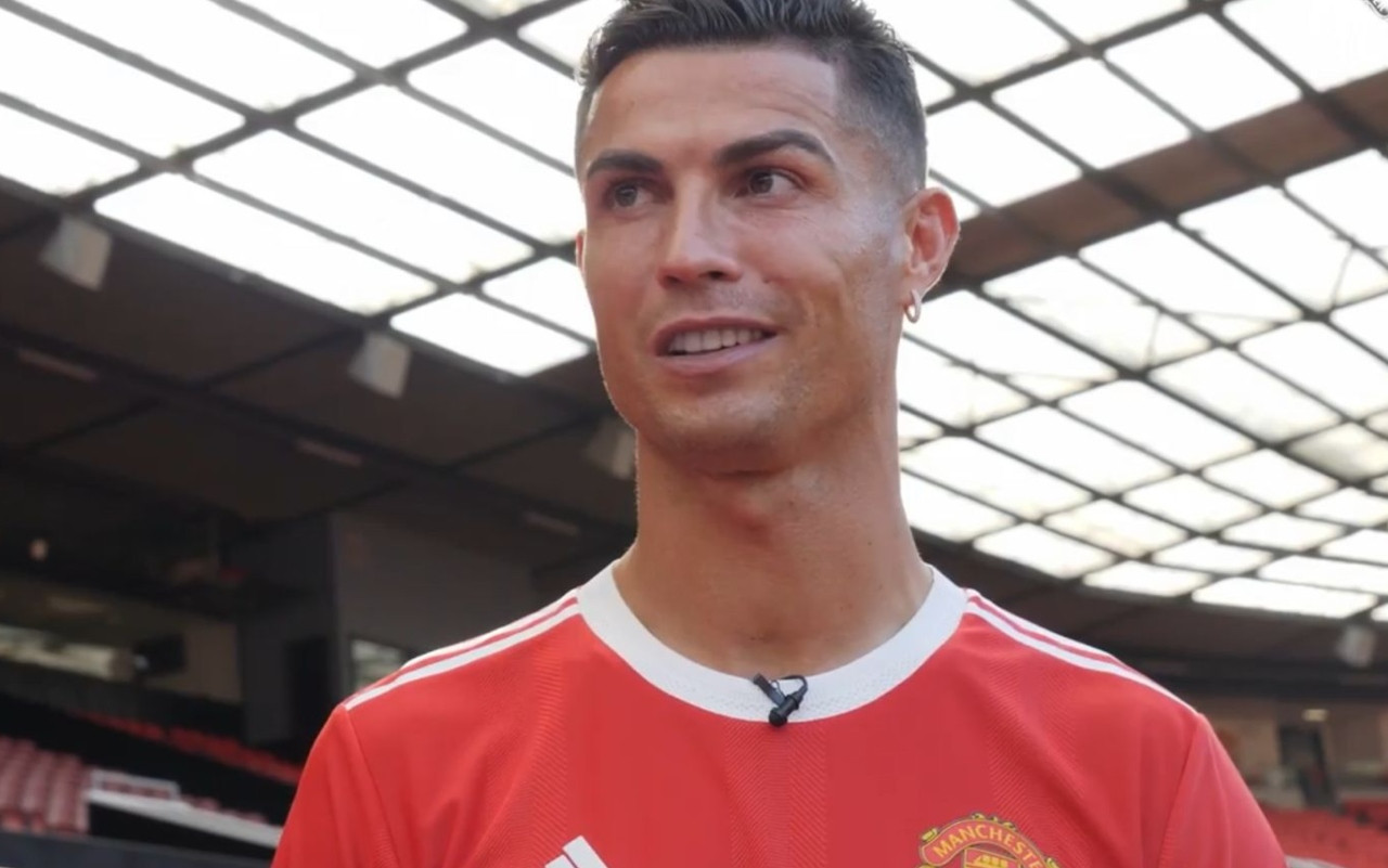 ronaldo_manchester_united_screen_gpo.jpg