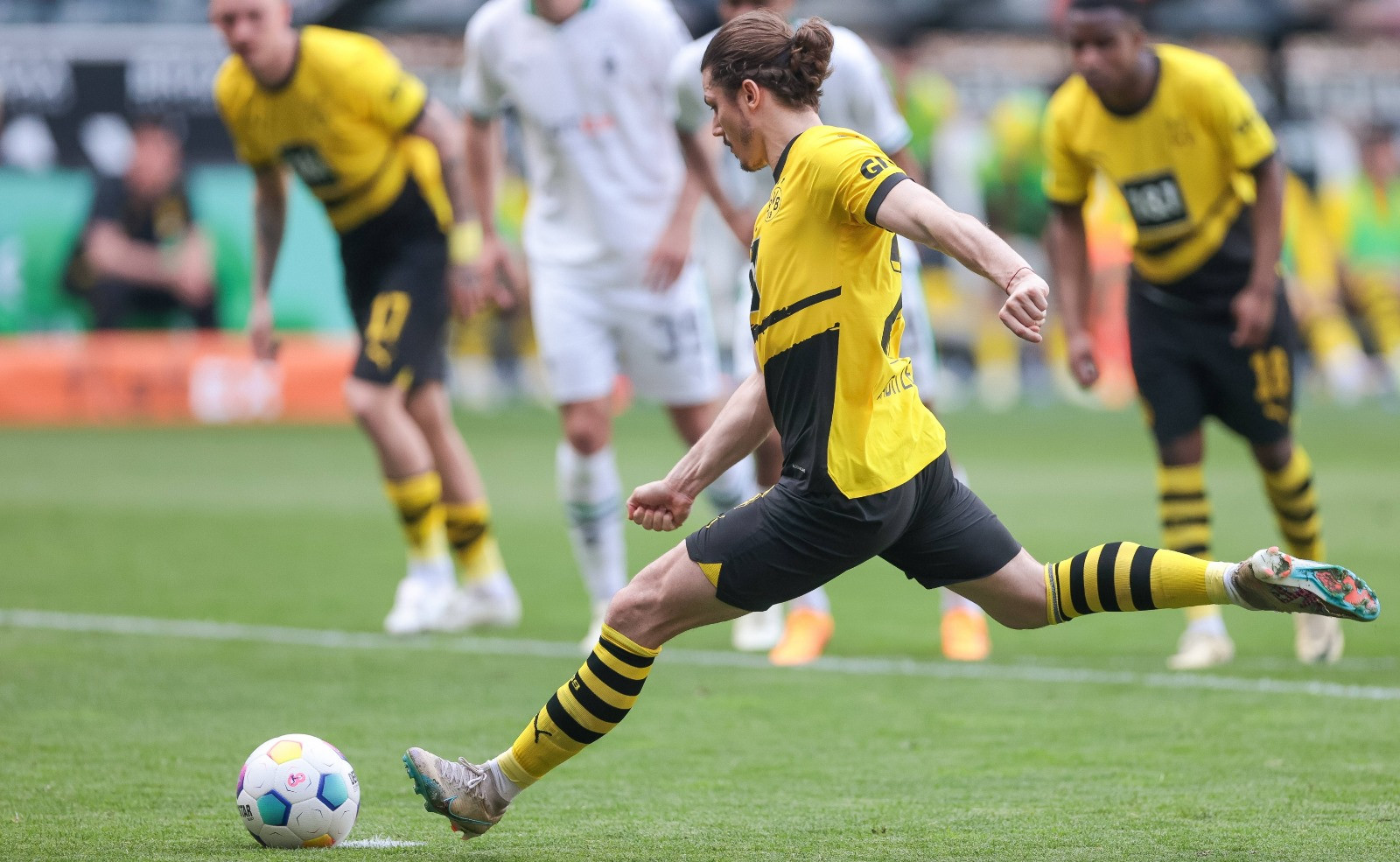 sabitzer-rigore-borussia-imago.jpg