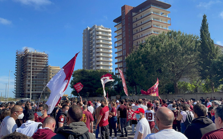 salernitana-tifosi-2-gdm.jpg