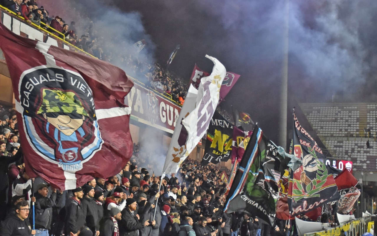 salernitana-tifosi-foto-andrea-rosito-gpo.jpg