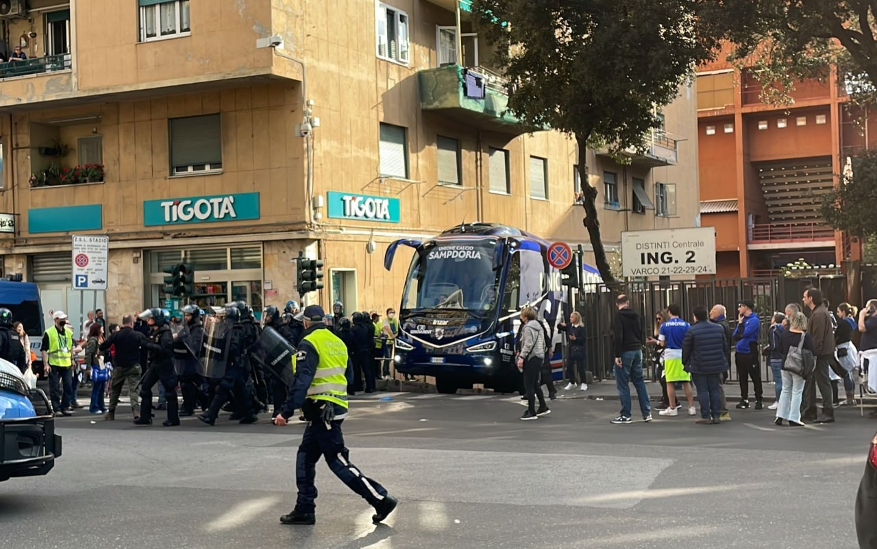 sampdoria-contestazione-tifosi-gdm.jpg