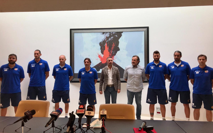 staff_tecnico_catania_calcio_conferenza_GDM.jpg