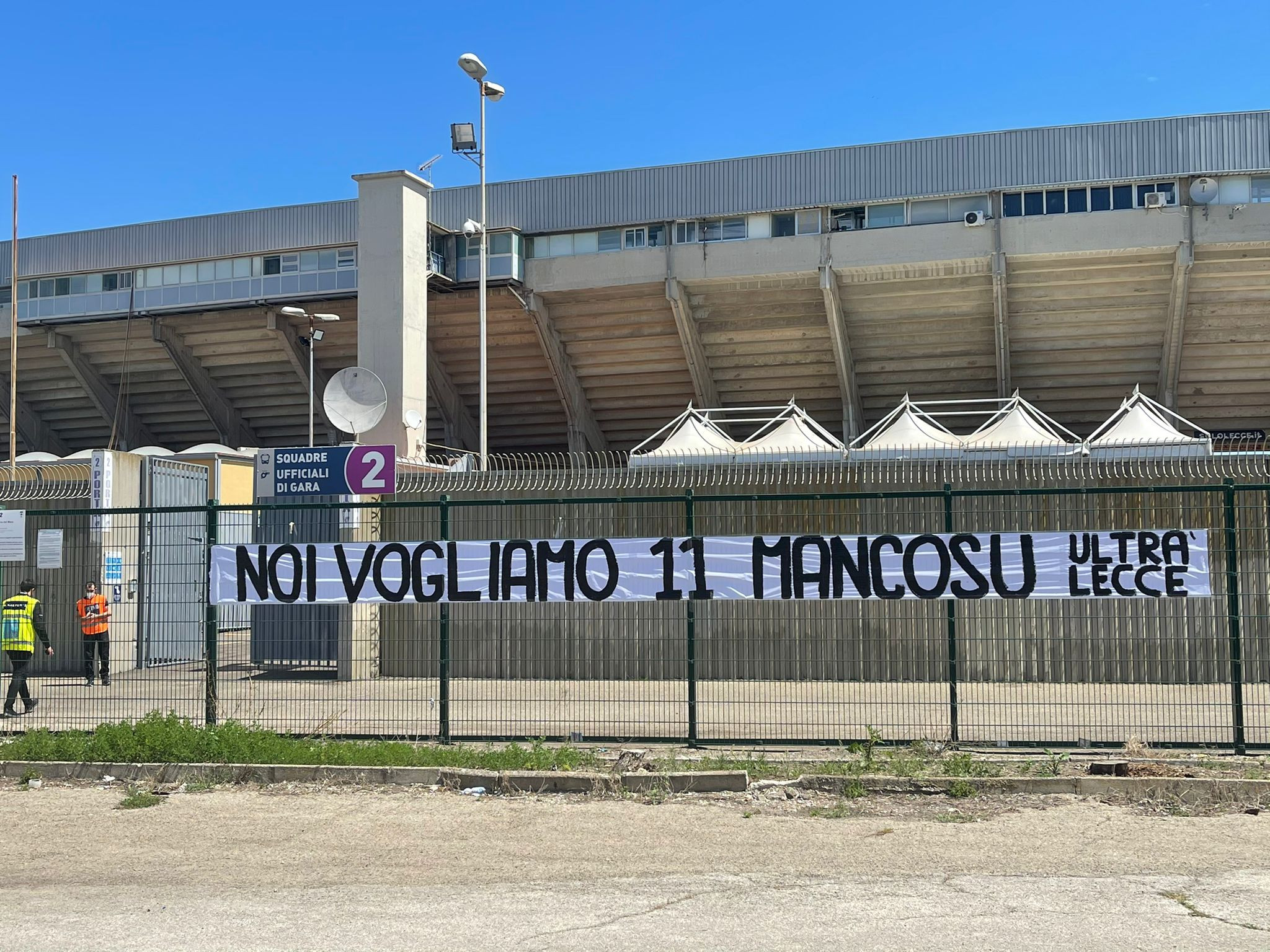 striscione_mancosu_lecce.jpeg