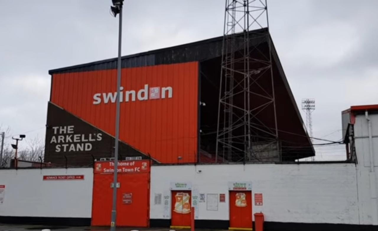 swindon_town_stadio_screen.jpg