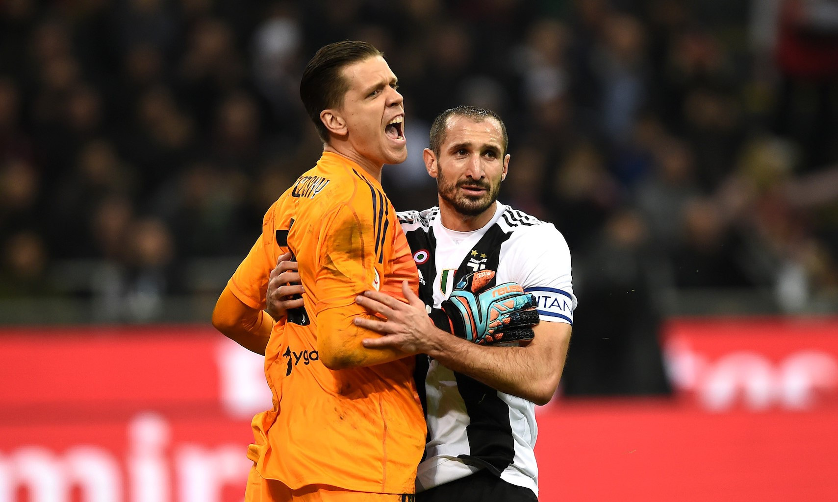 Szczesny_Chiellini_Juventus__IMAGE.jpg