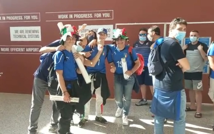 tifosi-italia-aeroporto.jpg