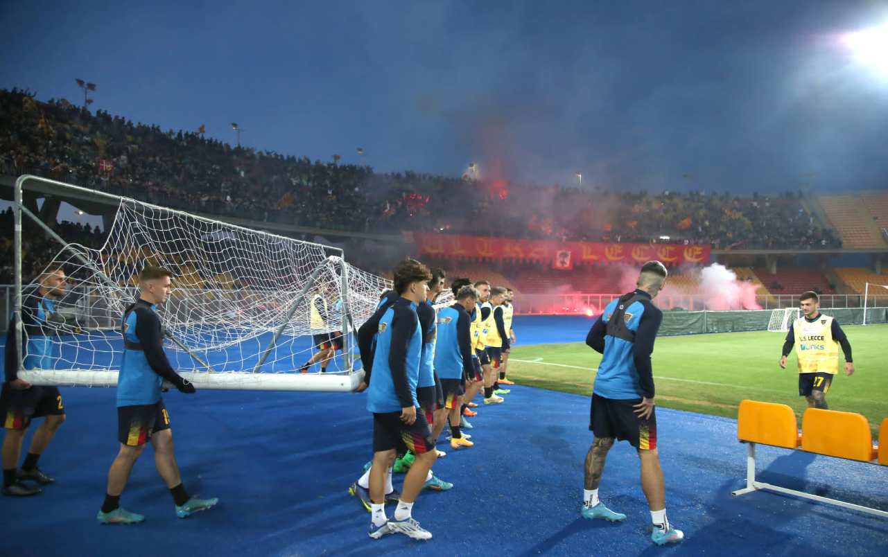 tifosi-lecce-curva-nord-2.png