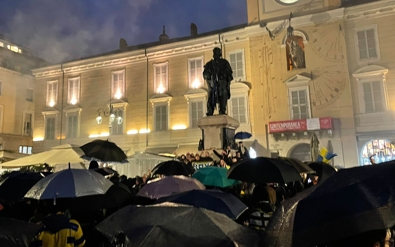 tifosi-parma-festa-promozione-ok-gdm-gpo.jpg