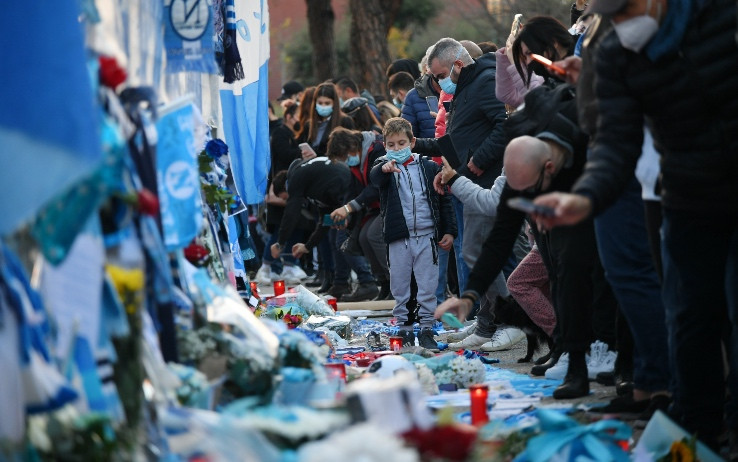 tifosi_napoli_dolore_maradona_GETTY.jpg