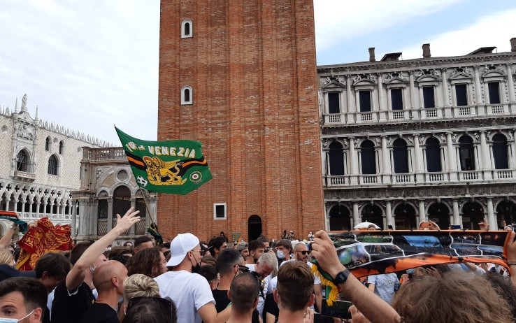 venezia-tifosi-festa-3-gdm.jpg