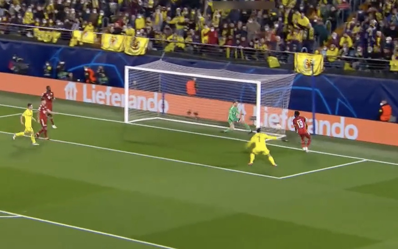 villarreal-bayern-tiro-cross-coquelin-screen-1-gpo.jpg