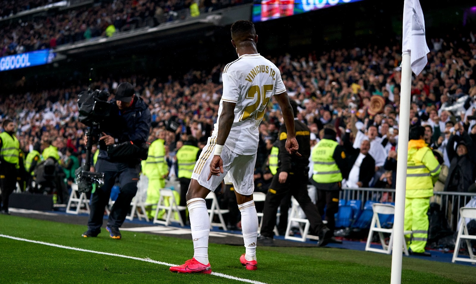 vinicius_real_madrid_getty_gallery.jpg