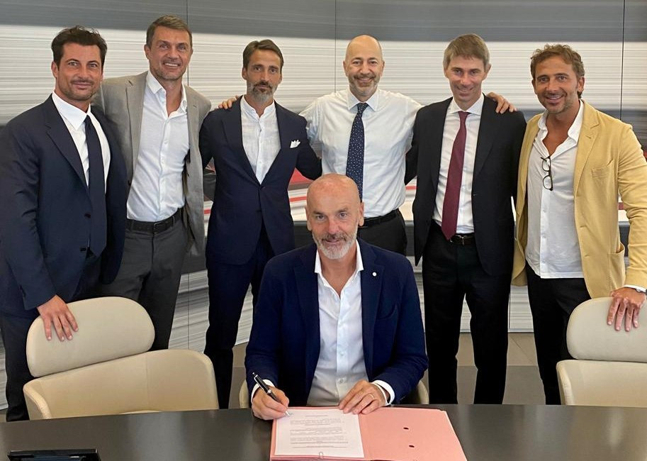 pioli firma TW MILAN