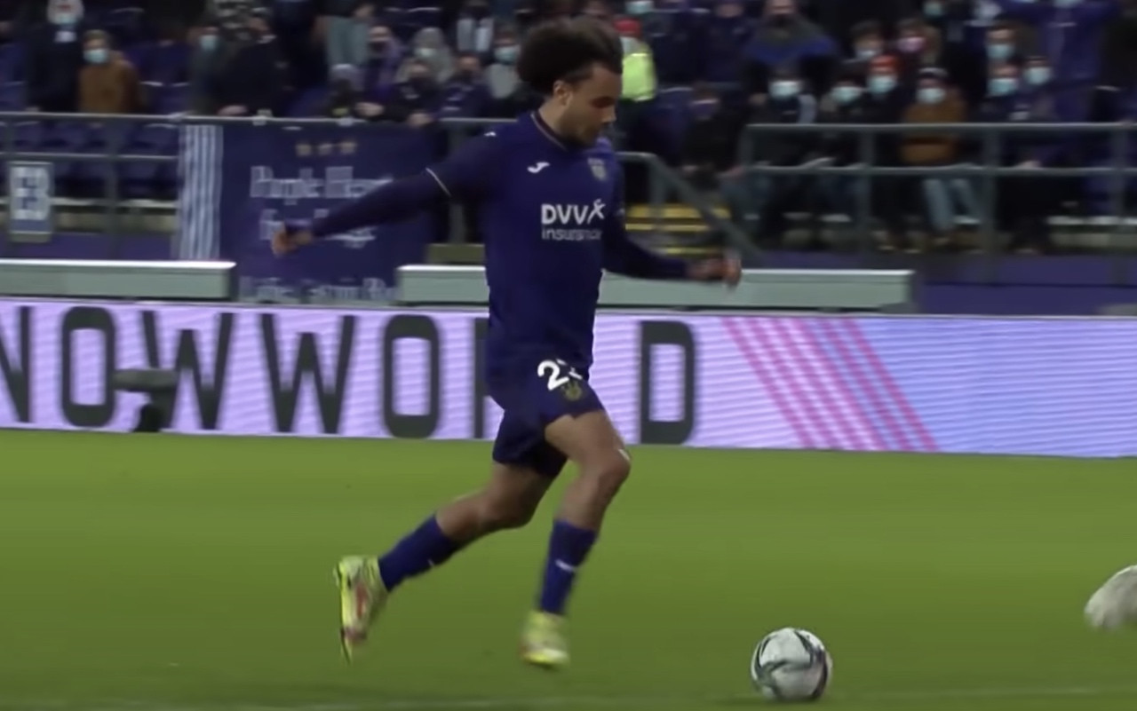 zirkzee-anderlecht-screen-gpo.jpg